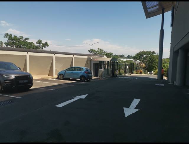 226M² OFFICE TO LET IN WESTVILLE